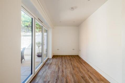 23 Lansdowne Road-10.jpg