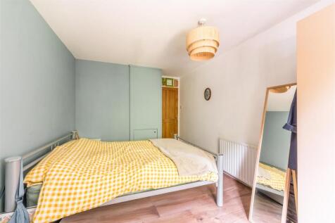 63 Burstead Close-17.jpg