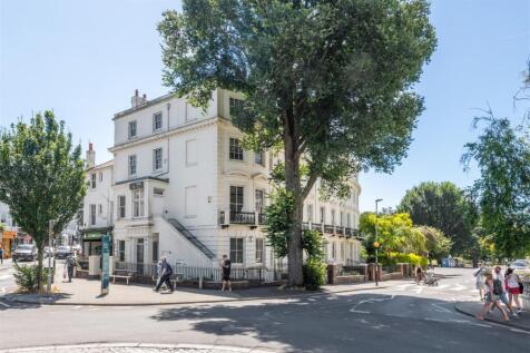 Flat 1, 37 Montpelier Crescent-21.jpg