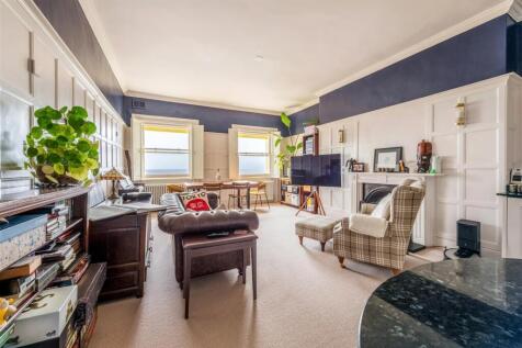 Flat 4, 14 Brunswick Terrace-5.jpg