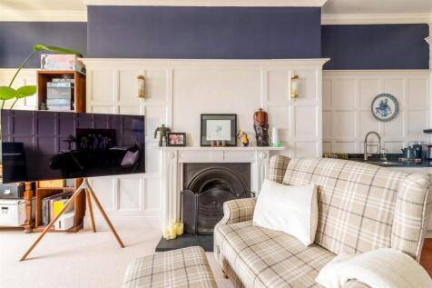 Flat 4, 14 Brunswick Terrace-14.jpg
