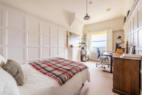 Flat 4, 14 Brunswick Terrace-18.jpg