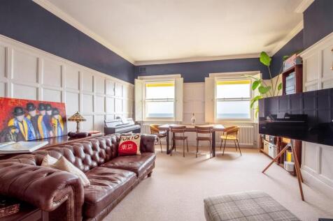 Flat 4, 14 Brunswick Terrace-7.jpg