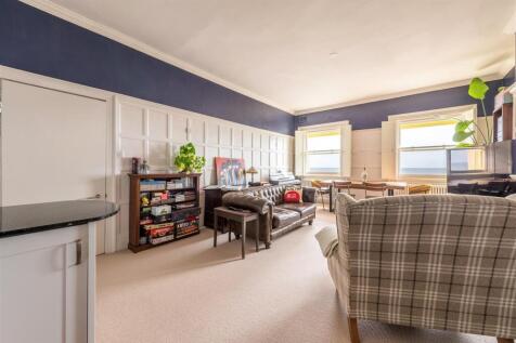 Flat 4, 14 Brunswick Terrace-6.jpg