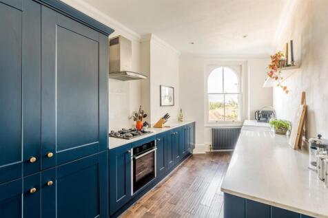 Flat 5, 22 Denmark Terrace_2.jpg