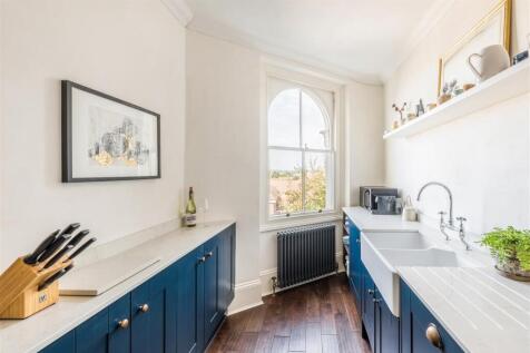 Flat 5, 22 Denmark Terrace_3.jpg