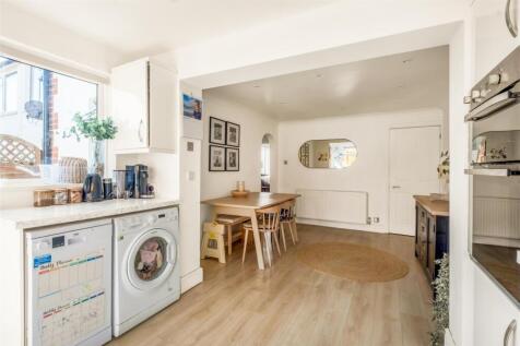 40 Broomfield Drive-5.jpg
