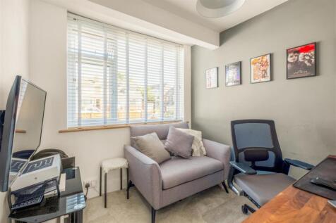 40 Broomfield Drive-15.jpg