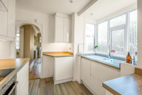 1 windlesham Close-4.jpg
