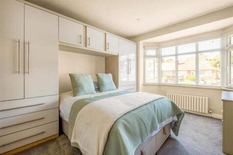 1 windlesham Close-19.jpg