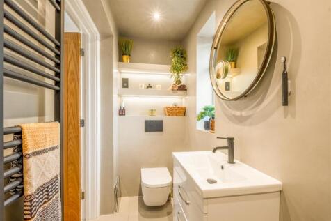 1 windlesham Close-13.jpg