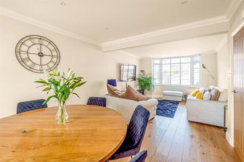 1 windlesham Close-12.jpg