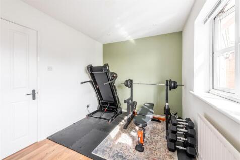 8 Blackthorne Close-13.jpg
