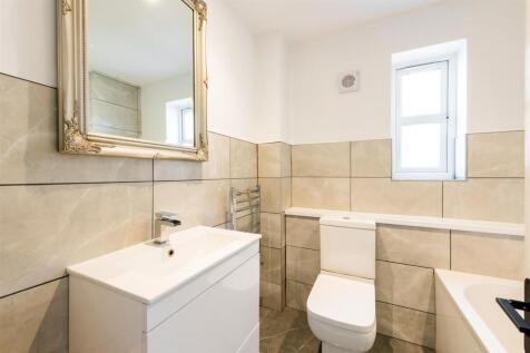 8 Blackthorne Close-18.jpg