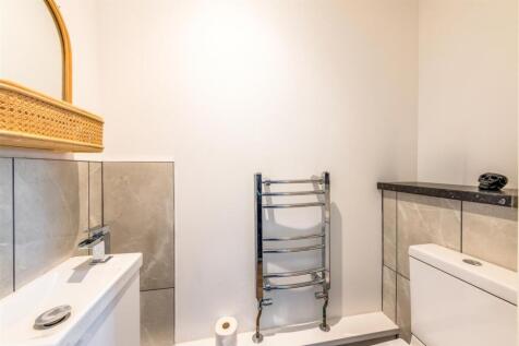 8 Blackthorne Close-19.jpg