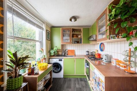 Flat 3, 16 Sillwood Road_2.jpg