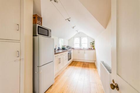 Flat 5, 36 Wilbury Road-2.jpg