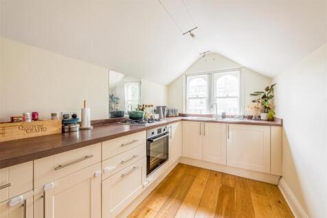 Flat 5, 36 Wilbury Road-3.jpg