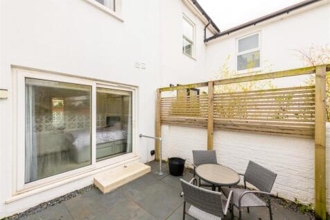 Flat 1, 76 Walsingham Road-12.jpg