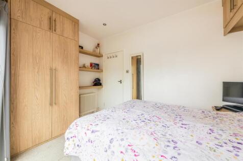 Flat 1, 76 Walsingham Road-10.jpg