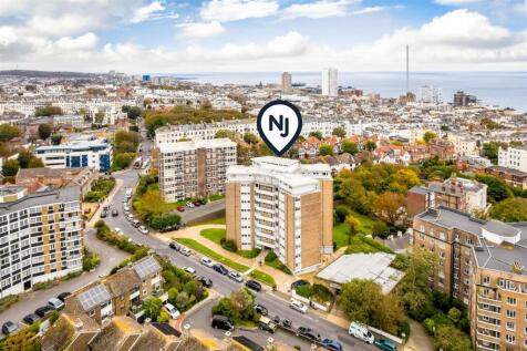 Flat 18 Furze Hill Court-25.jpg