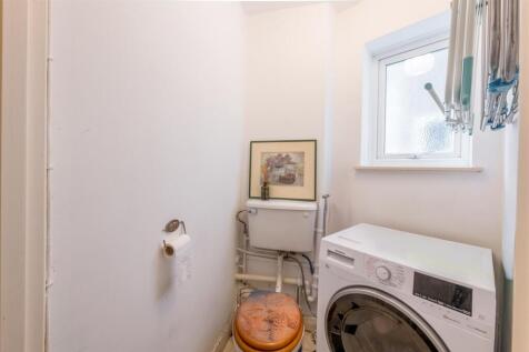 Flat 18 Furze Hill Court-18.jpg