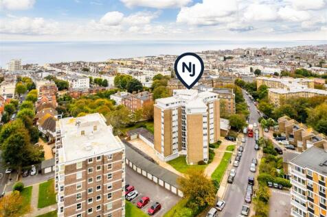 Flat 18 Furze Hill Court-29.jpg