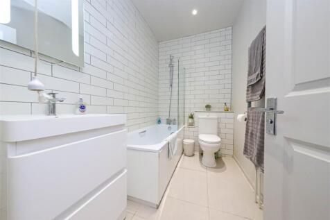 nicholas james st aubyns bathroom.jpg