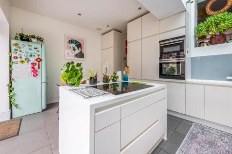 18 Newtown Road-4.jpg