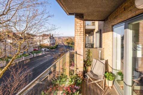 Flat 26 Park House-18.jpg