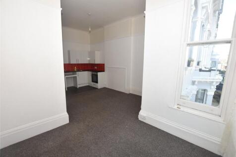 Lounge/Kitchen