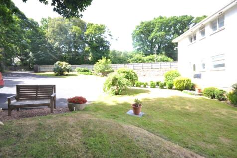Entrance &amp; Grounds