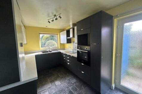 Kitchen new.jpg
