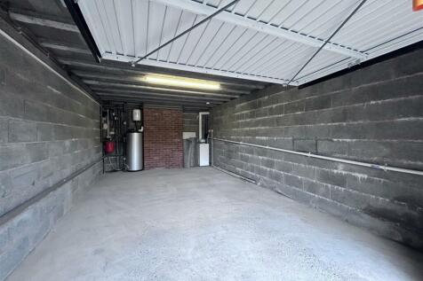 Photo of garage.jpg