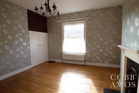 Bedroom 1.jpg