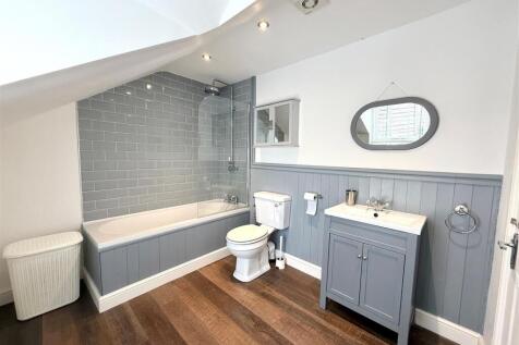 family bathroom.jpg