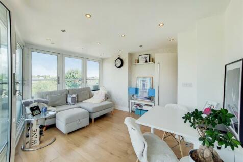 2_Kitchen-Reception-1.jpg