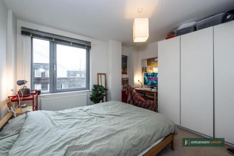 Bedroom photo two .jpg