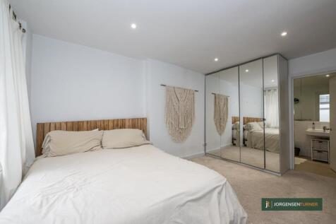 Master Bedroom .jpg