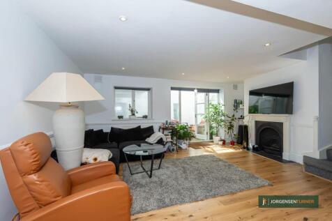Living Room .jpg