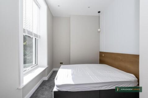 Bedroom .jpg