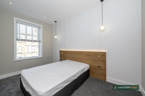 Bedroom .jpg