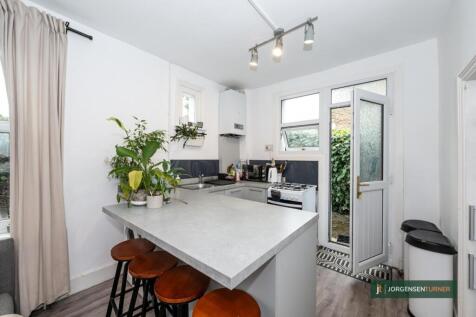 Collingbourne Road 1-009 LR - JT.jpg