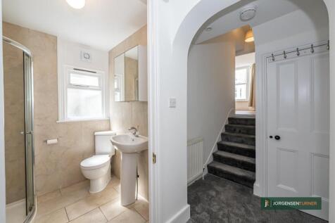 Oaklands Grove 40 GFF-007 LR - JT.jpg