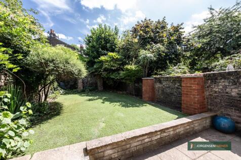 Oaklands Grove 40 GFF-012 LR - JT.jpg