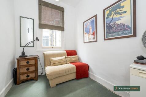 Bedroom .jpg
