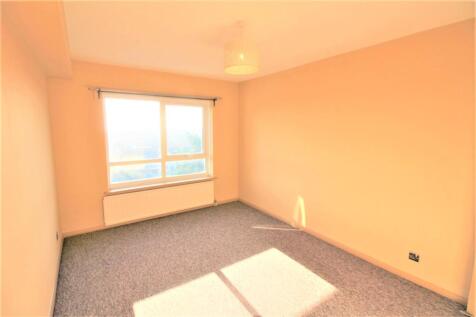 fieldings bedroom 2.jpg