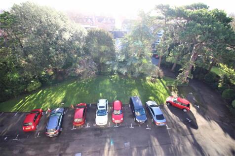 fieldings balcony 1.jpg