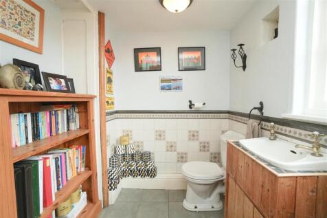 Downstairs Cloakroom