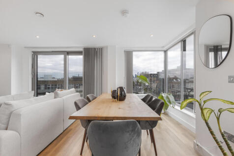 Reception/Kitchen